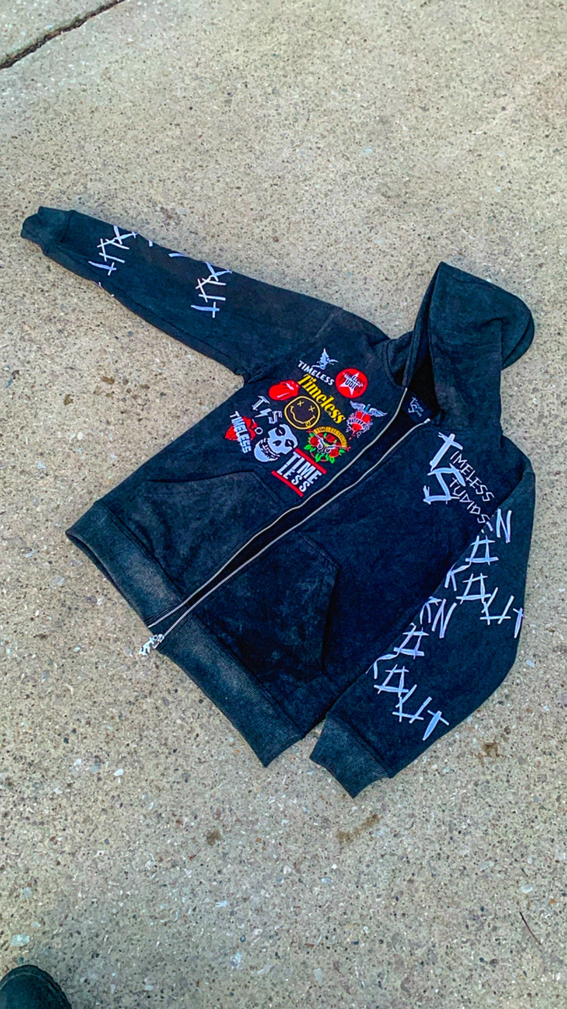 "BORN TO ROCKOUT" ZIP-UP JACKET